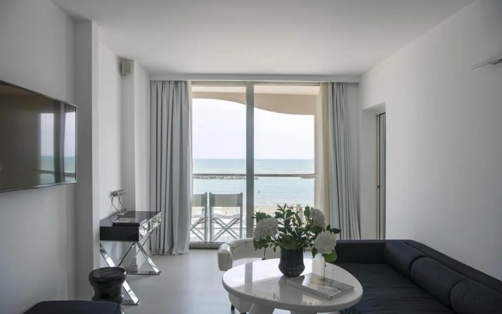 Camera Junior Suite
