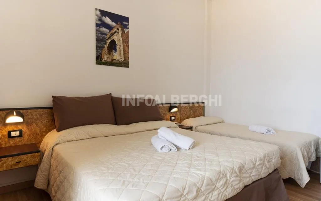 Camera Tripla