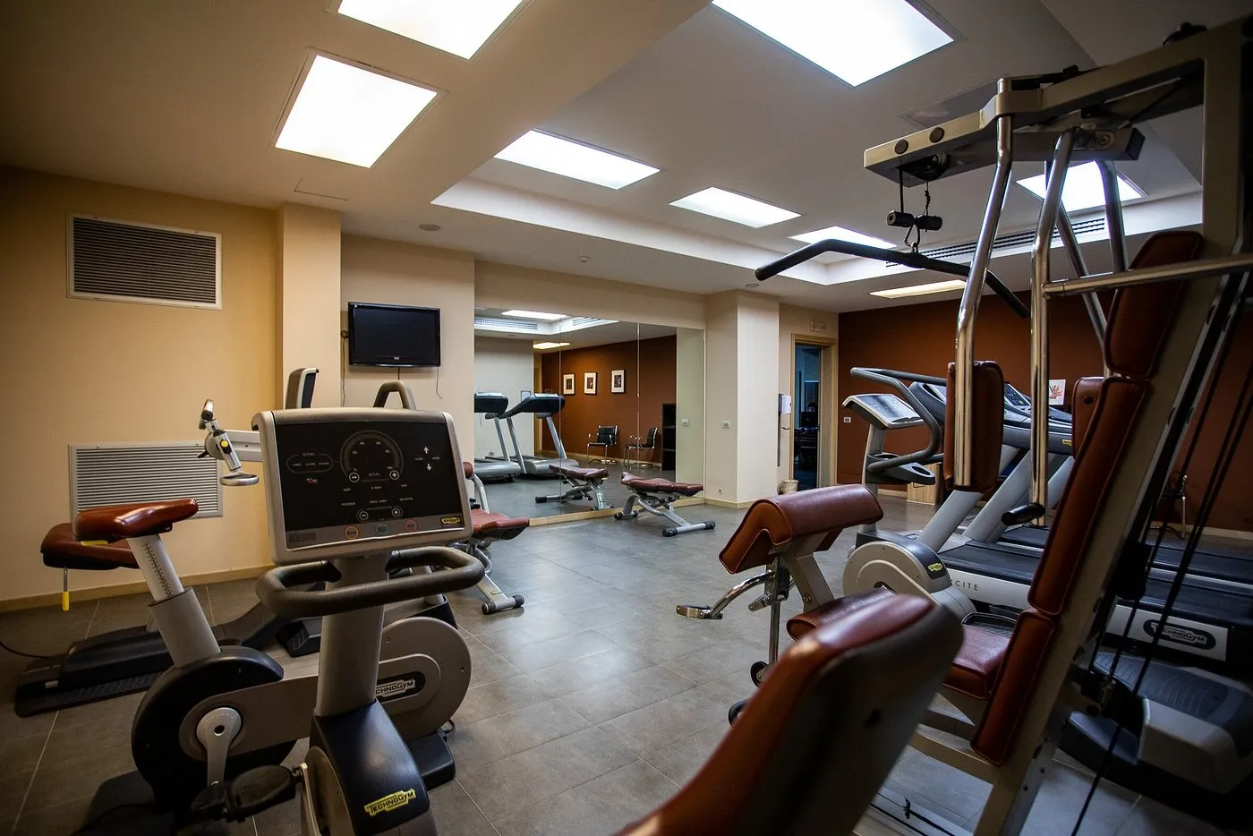 Palestra dell'hotel attrezzata con macchinari cardio e per il fitness