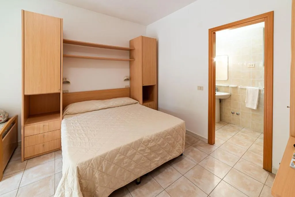 Camera da letto matrimoniale con bagno privato en suite